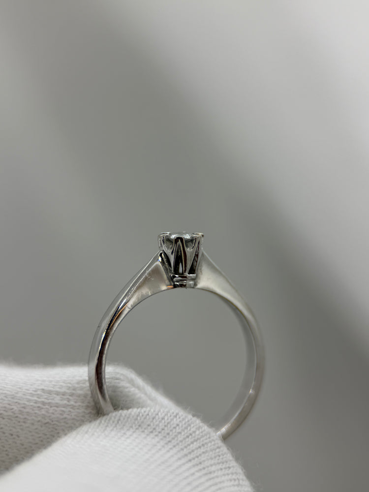 18K Solitärring med diamant – 0.08 ct, Storlek 48.5