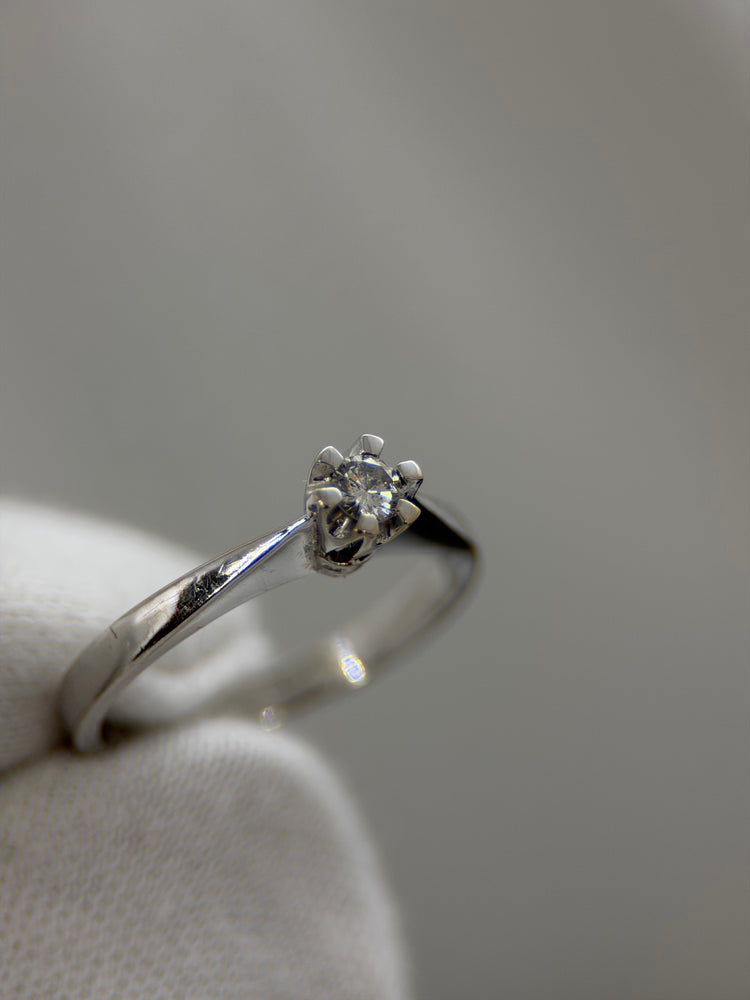 18K Solitärring med diamant – 0.08 ct, Storlek 48.5