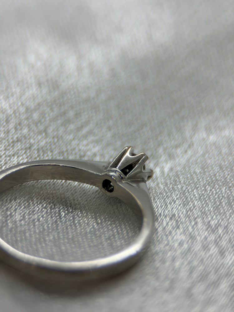 18K Solitärring med diamant – 0.08 ct, Storlek 48.5