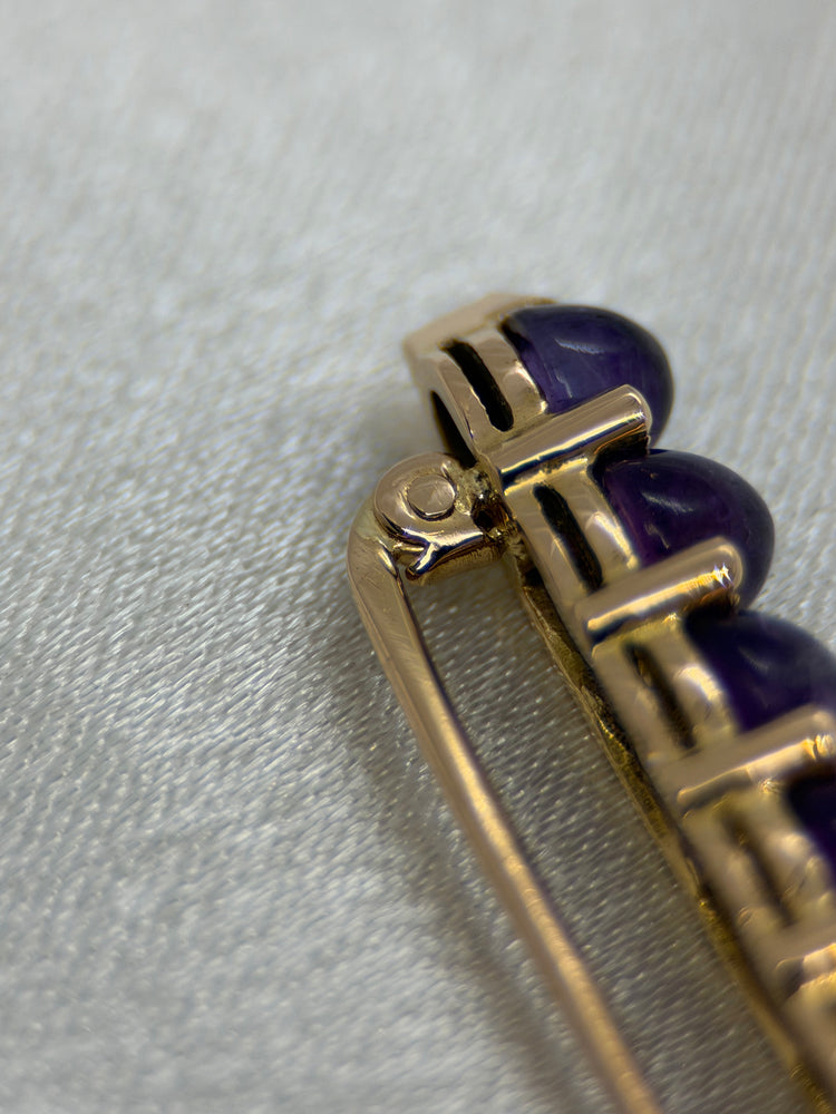 18K Amethyst Bar Brooch – 8 Cabochon Stones, 4.5 cm