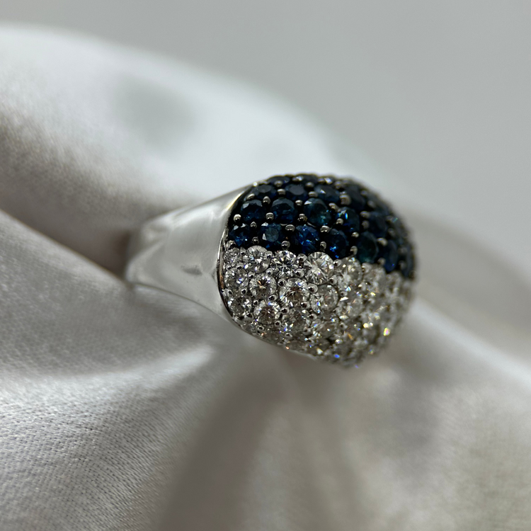 18K Cocktaliring med Diamanter och Safirer