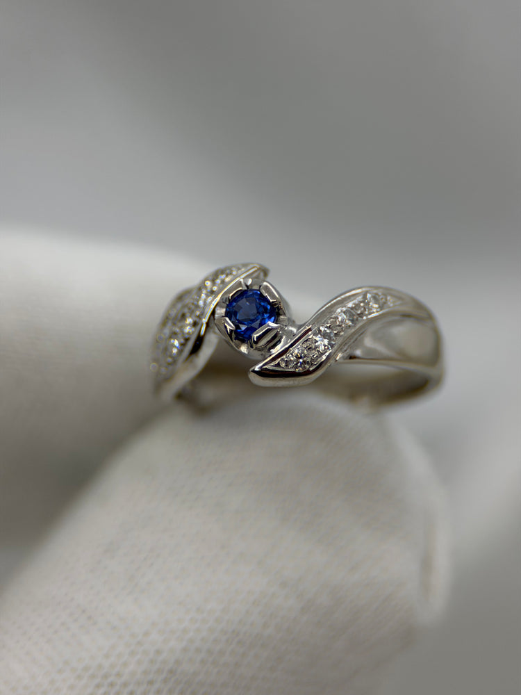 18K Sapphire and Diamond Ring – White Gold, Size 48.5