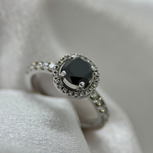 18K Halo-ring med Svart Diamant