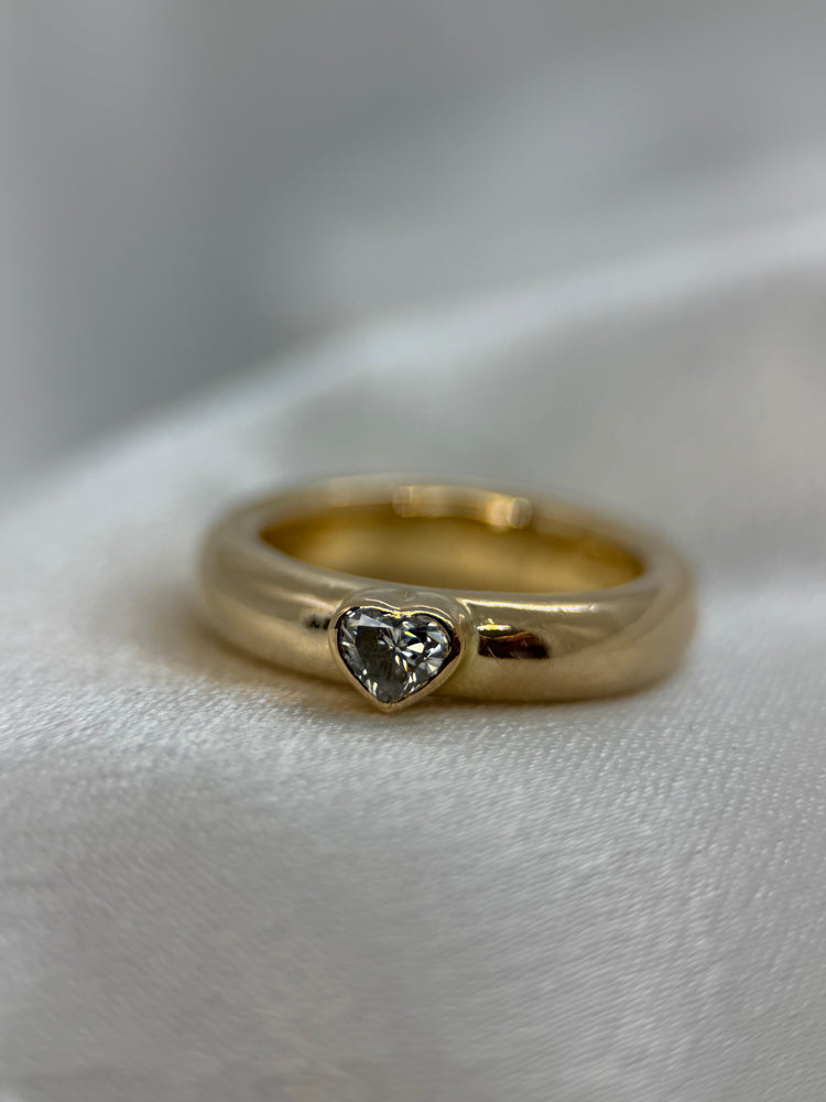 18K Hjärtring med diamant – 0.25 ct, Storlek 54.5