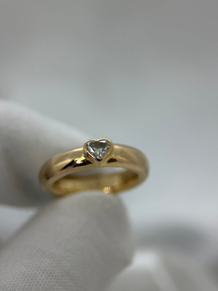 18K Hjärtring med diamant – 0.25 ct, Storlek 54.5