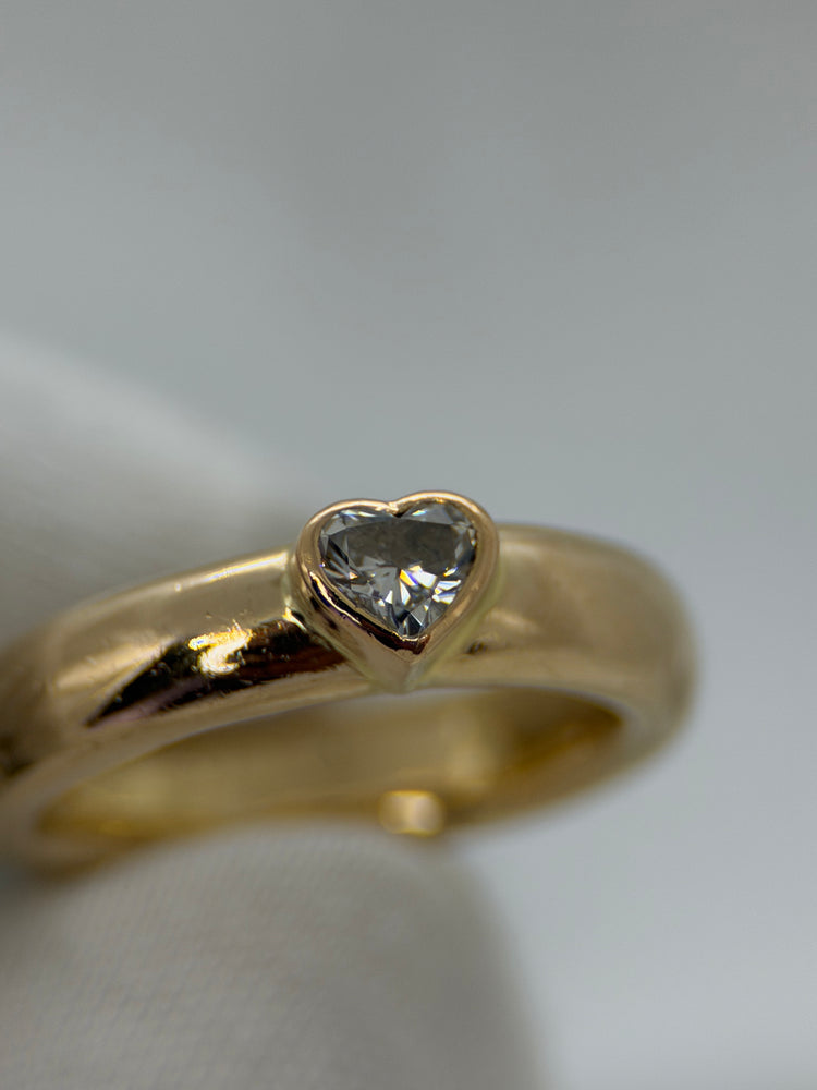 18K Hjärtring med diamant – 0.25 ct, Storlek 54.5