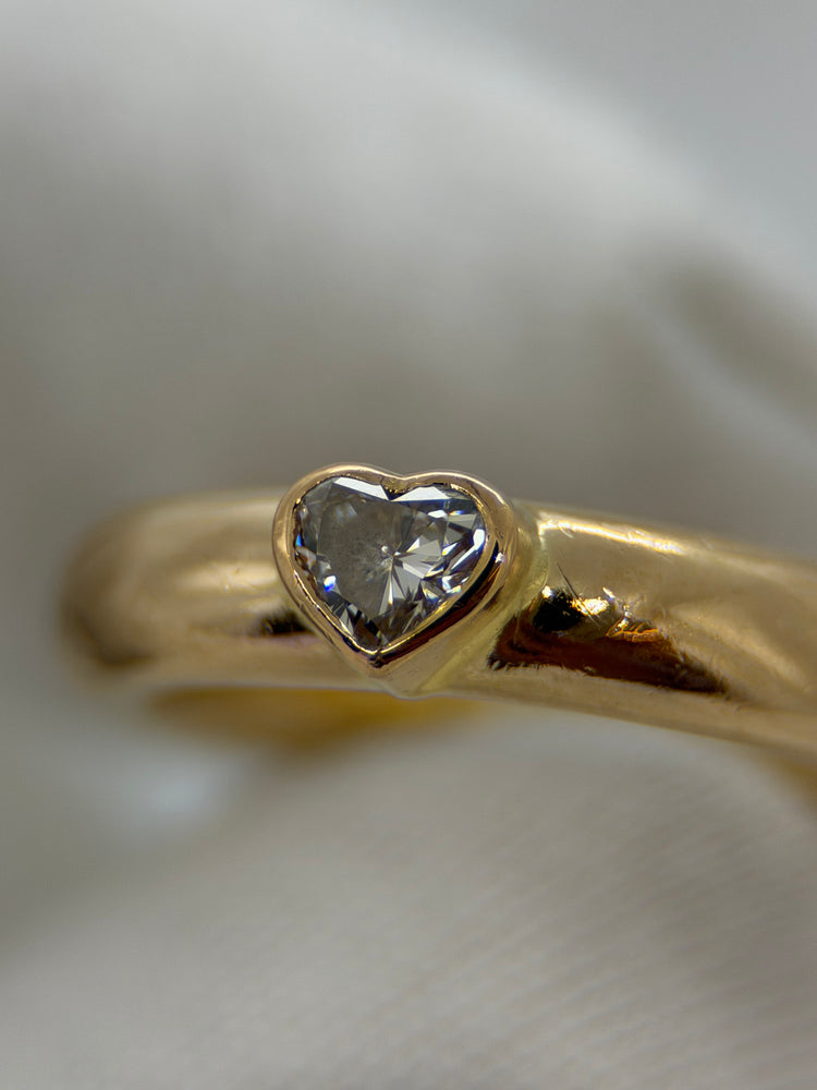 18K Hjärtring med diamant – 0.25 ct, Storlek 54.5