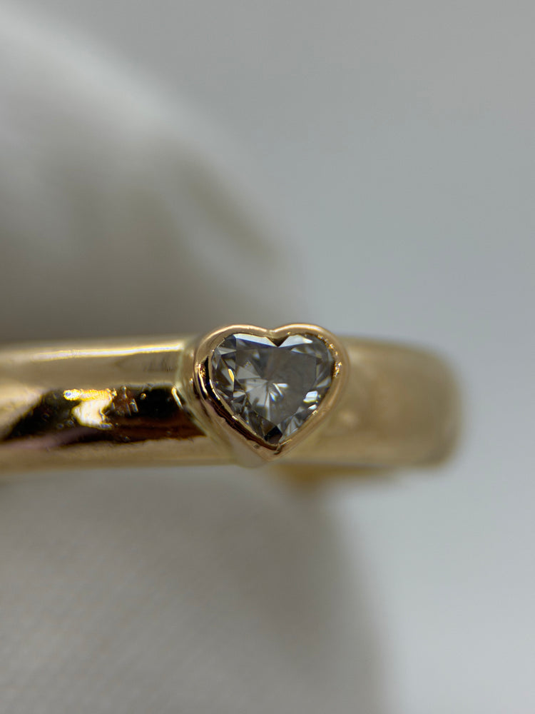 18K Hjärtring med diamant – 0.25 ct, Storlek 54.5