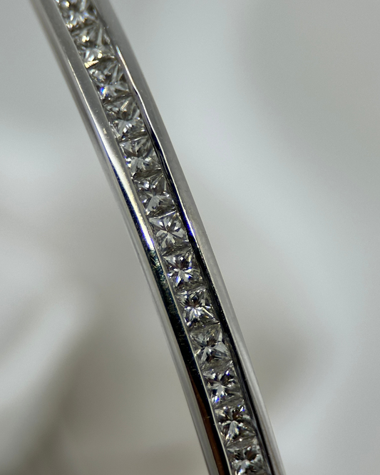 18K Armring med Prinsesslipade Diamanter