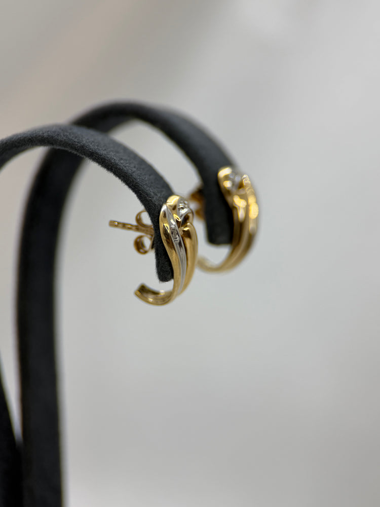 18K Tvåfärgade diamantörhängen – genombruten design, 1.4 cm