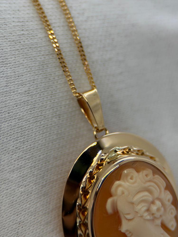 18K Brosch/Hänge med Snäckcamé – 3.6g, 3.2 cm