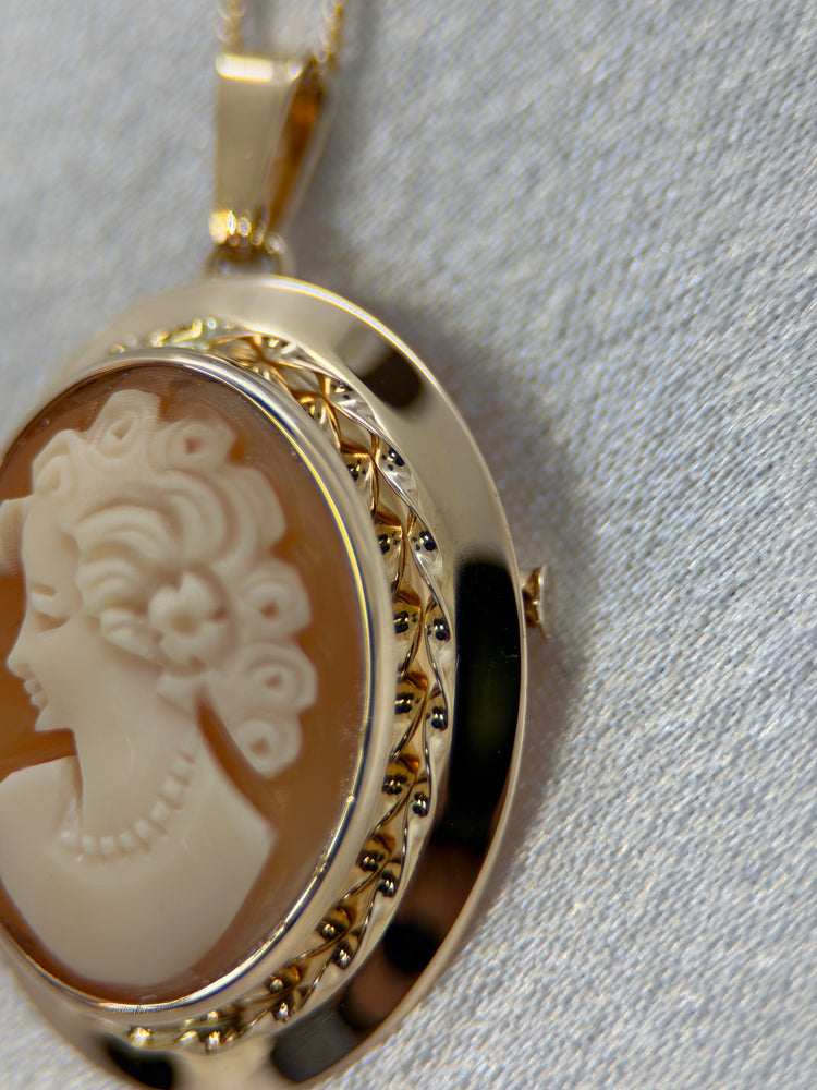 18K Brosch/Hänge med Snäckcamé – 3.6g, 3.2 cm