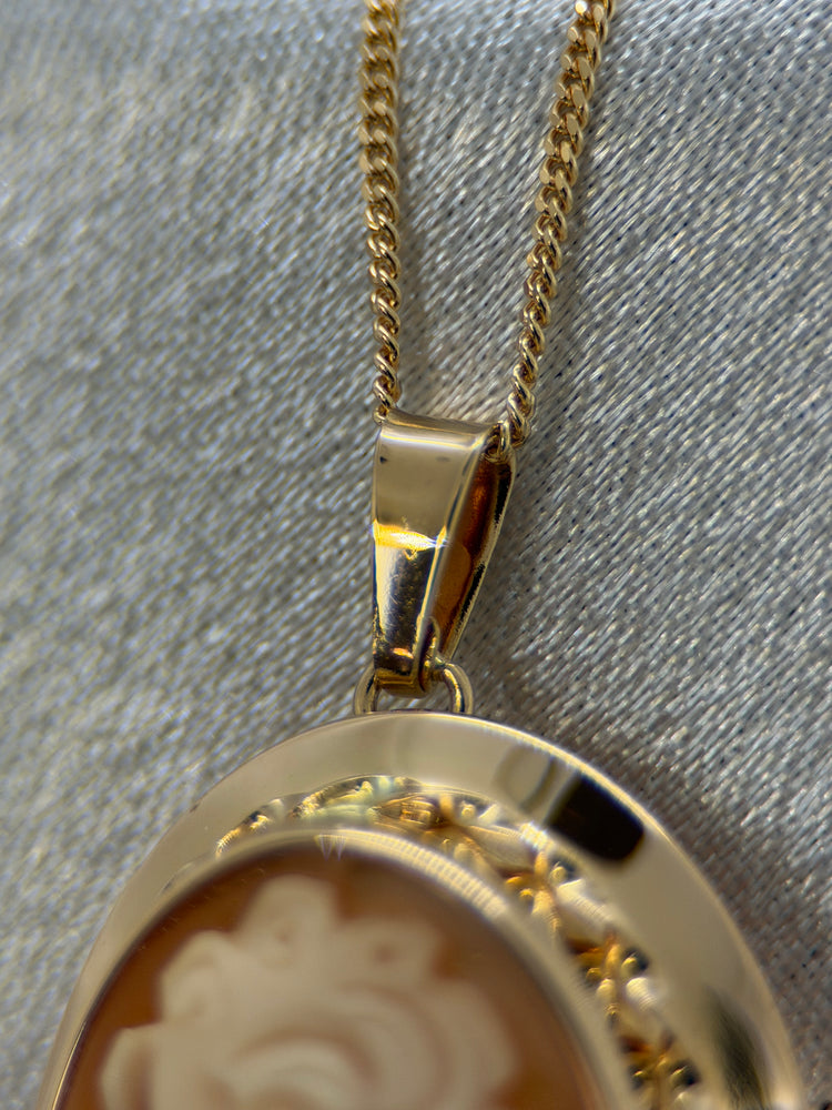 18K Brosch/Hänge med Snäckcamé – 3.6g, 3.2 cm