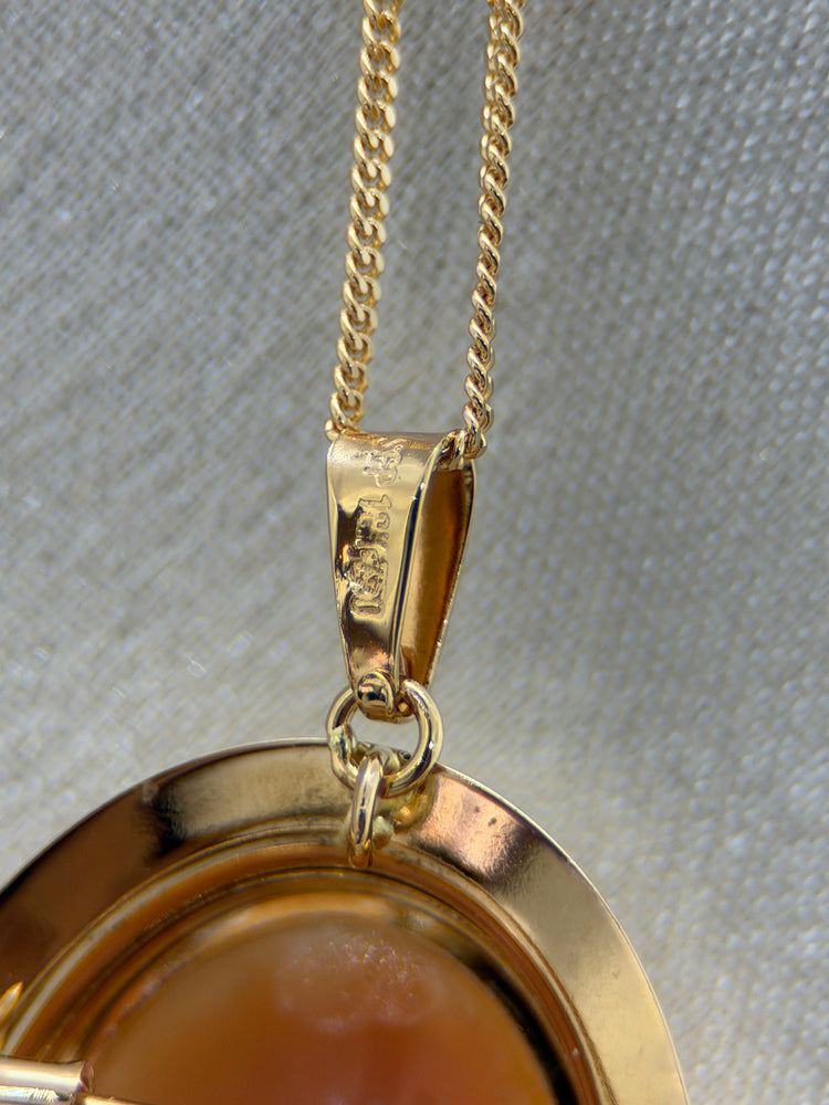18K Brosch/Hänge med Snäckcamé – 3.6g, 3.2 cm