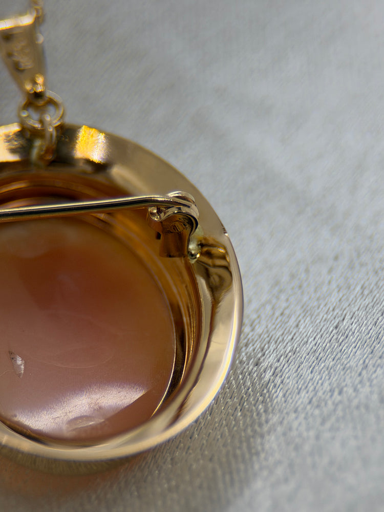 18K Brosch/Hänge med Snäckcamé – 3.6g, 3.2 cm