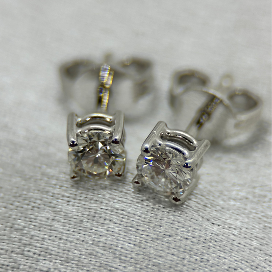 18K Örhängen med Briljantslipade Diamanter 0.50 ct