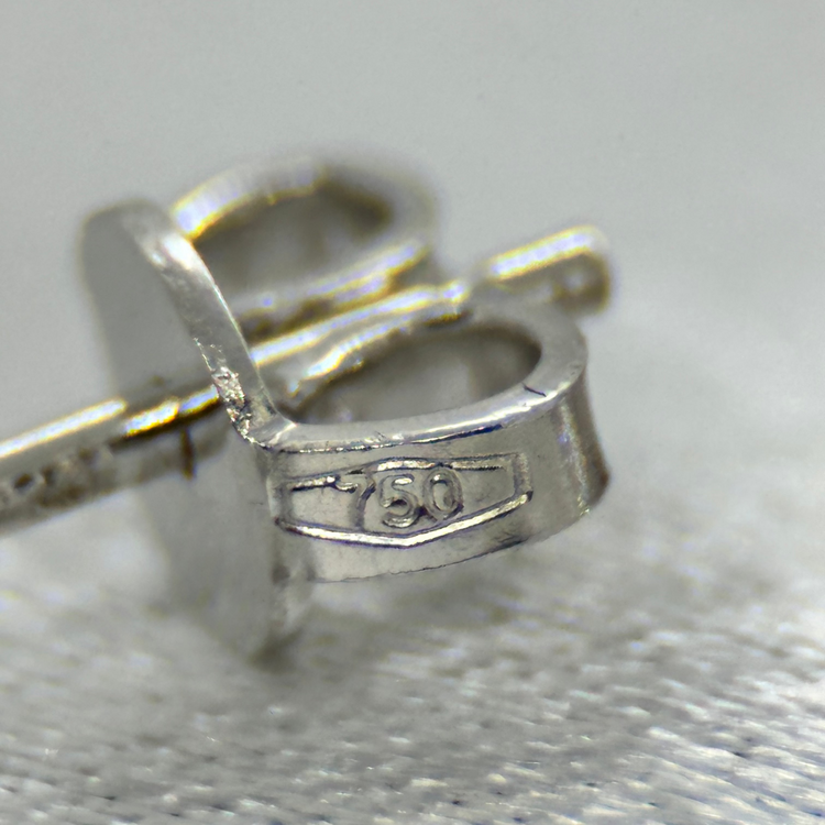 18K Örhängen med Briljantslipade Diamanter 0.50 ct