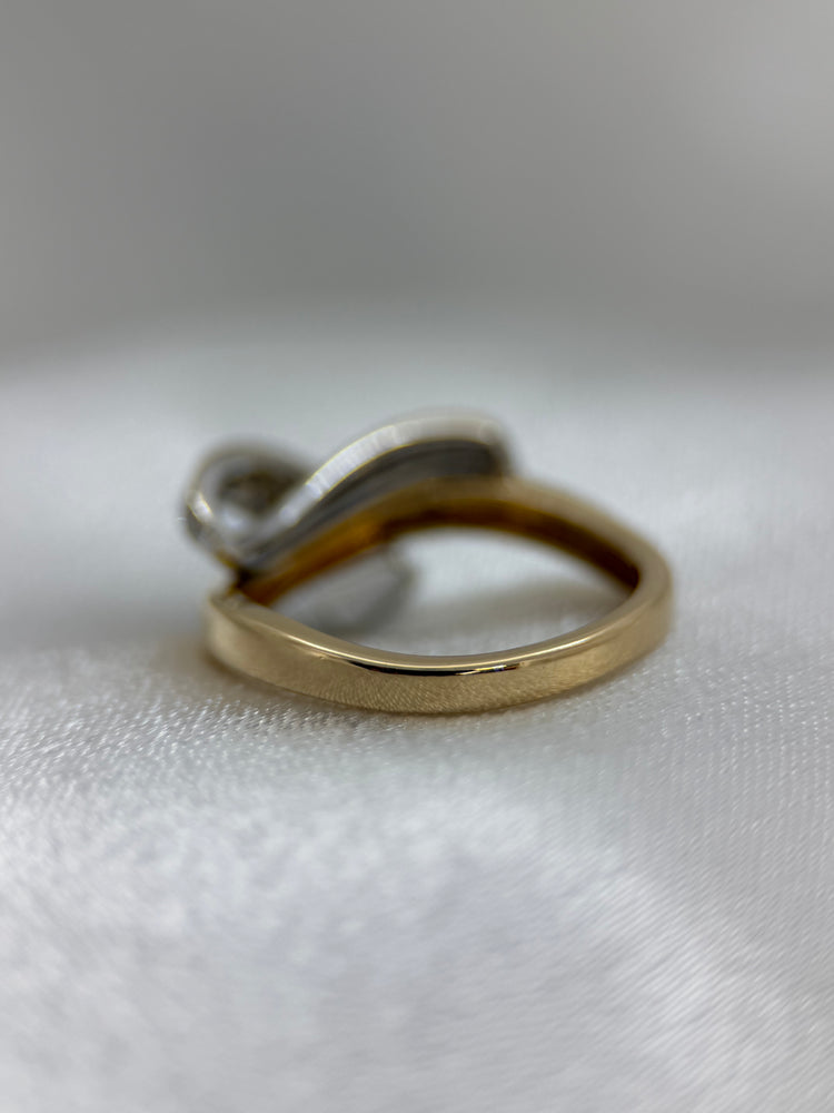 18K Diamantring crossover design – 0.02 ct, Storlek 55