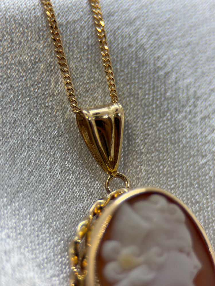 18K Guldhänge med snäck-camé – 3.5g, 3.2 cm