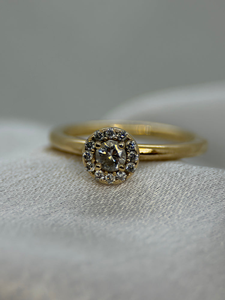 18K Klusterring med diamanter – 0.20 ct, Storlek 51.5