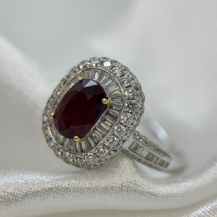 18K Rubin och Diamantring 2.19 ct