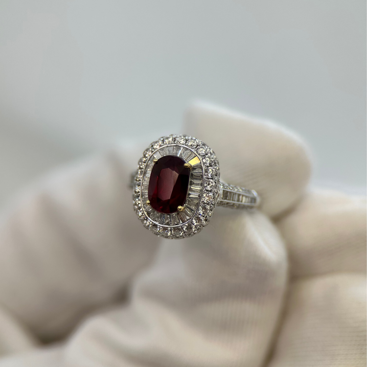 18K Rubin och Diamantring 2.19 ct