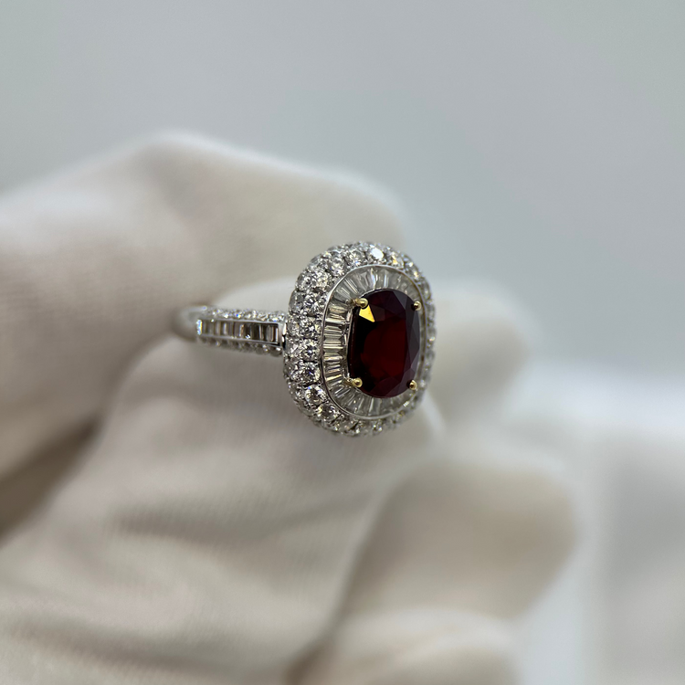 18K Rubin och Diamantring 2.19 ct