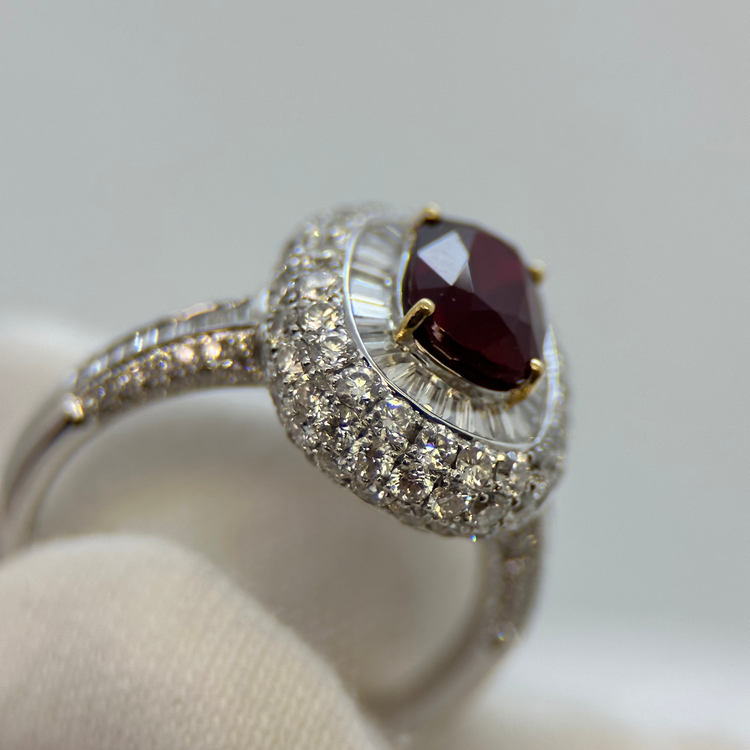18K Rubin och Diamantring 2.19 ct