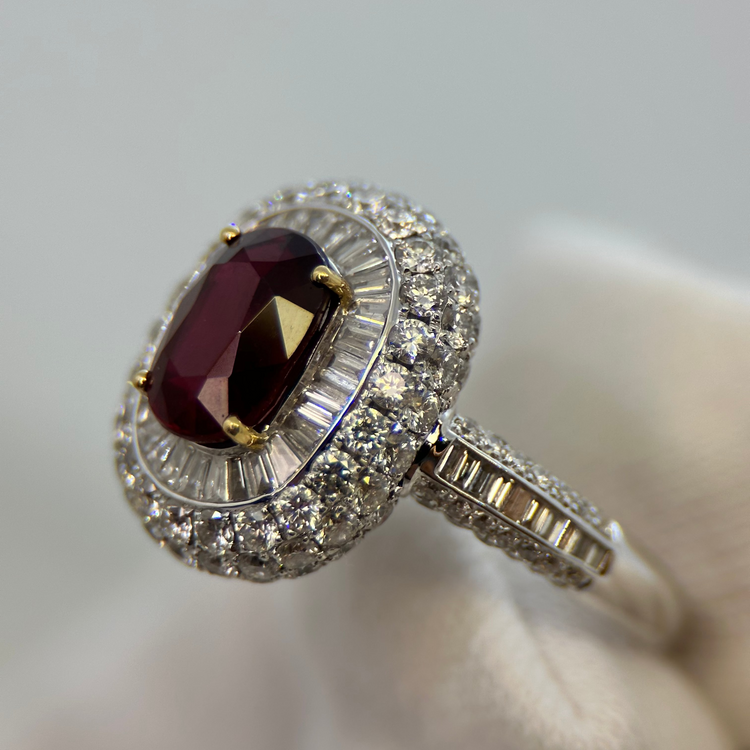 18K Rubin och Diamantring 2.19 ct