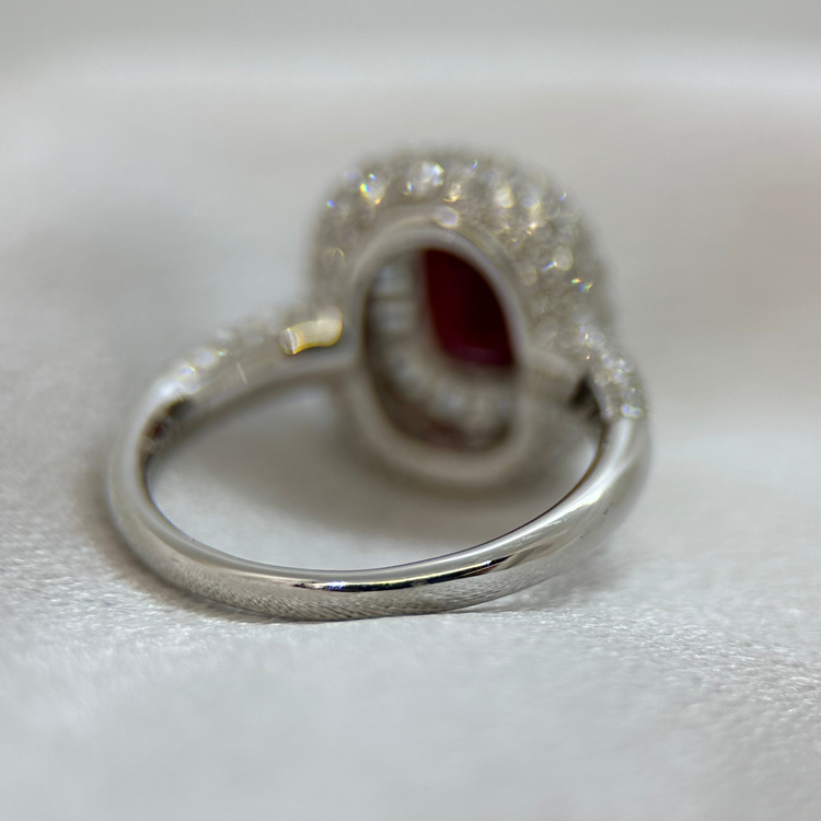 18K Rubin och Diamantring 2.19 ct