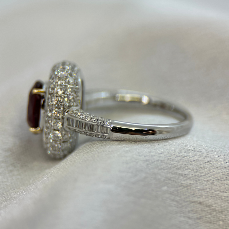 18K Rubin och Diamantring 2.19 ct