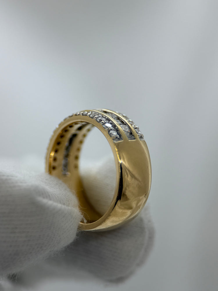 18K Diamond Ring – Wide Design with Brilliant and Baguette Cut Diamonds, approx. 1.00 ct, Size 52