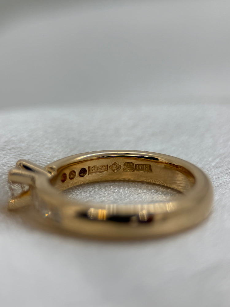 18K Diamantring med klofatning – 0.64 ct totalt, Storlek 53