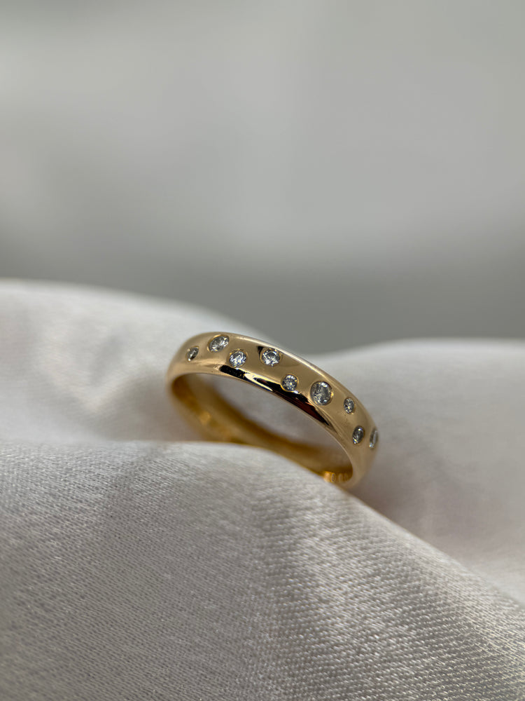 18K Diamantring – 9 briljanter, Storlek 55