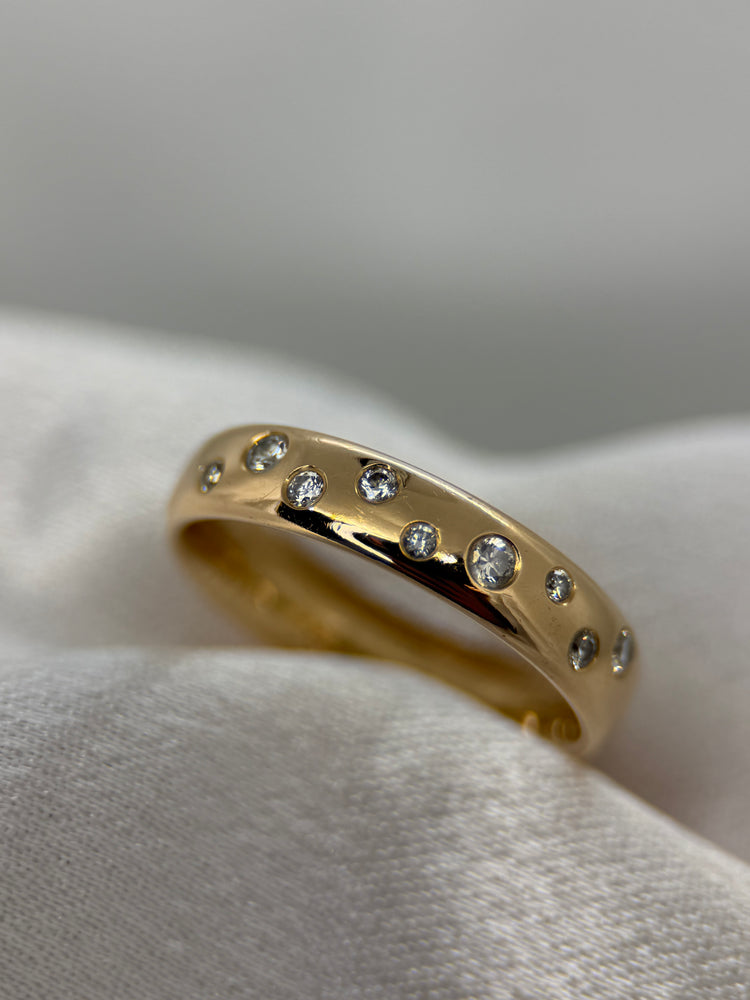 18K Diamantring – 9 briljanter, Storlek 55