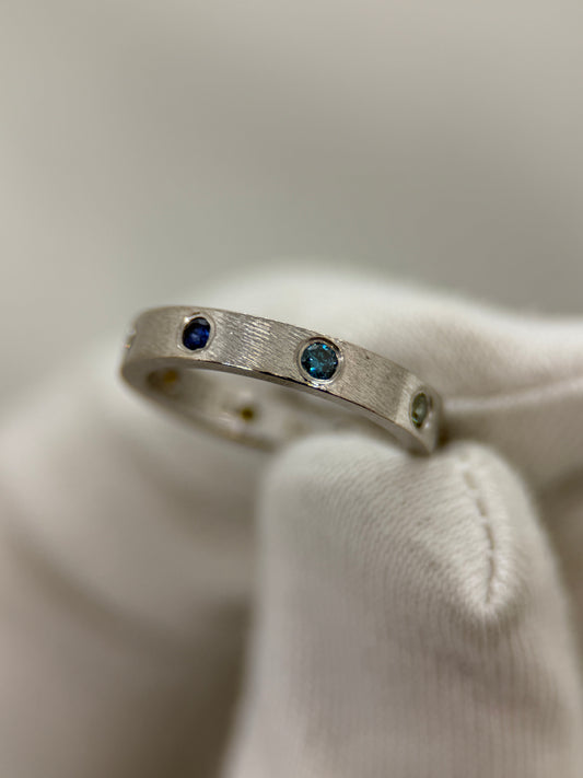 18K Diamantring – Regnbågsfärgad, Storlek 50