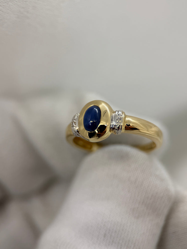18K Safir och diamantring – Cabochonslipad safir, Storlek 56