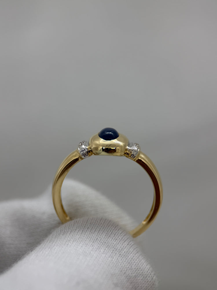 18K Safir och diamantring – Cabochonslipad safir, Storlek 56