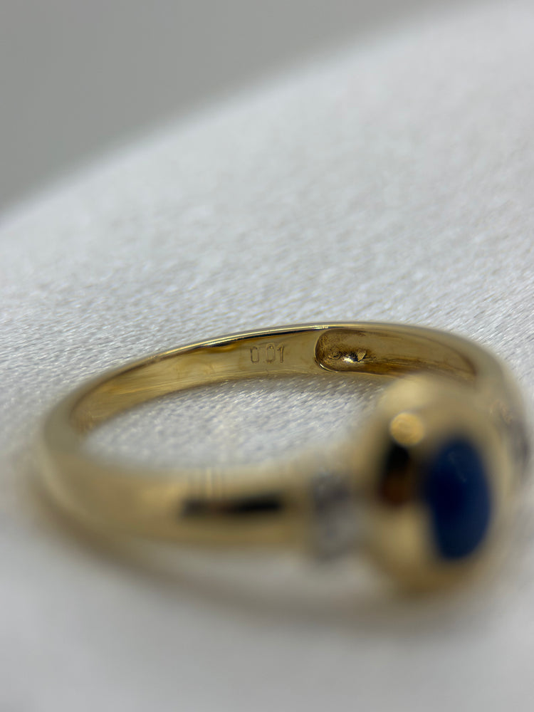 18K Safir och diamantring – Cabochonslipad safir, Storlek 56