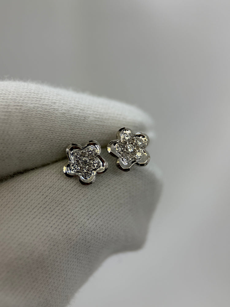 18K Diamantörhängen – Blomma, 0.06 ct