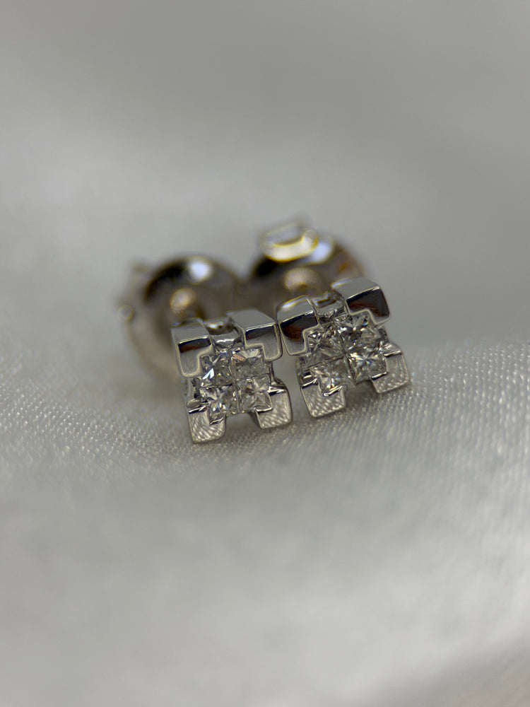 18K Diamond Earrings – 0.16 ct Princess-Cut