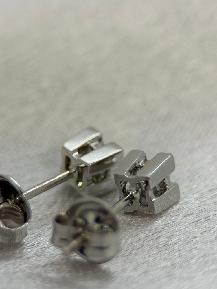 18K Diamond Earrings – 0.16 ct Princess-Cut
