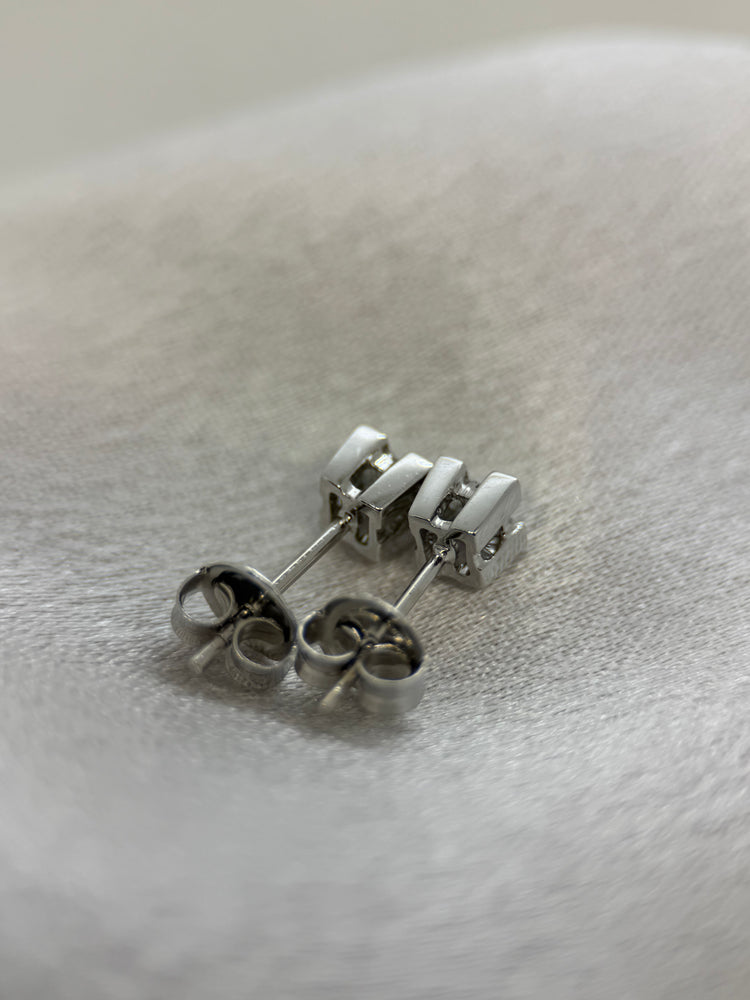 18K Diamond Earrings – 0.16 ct Princess-Cut