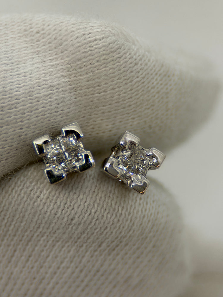 18K Diamond Earrings – 0.16 ct Princess-Cut