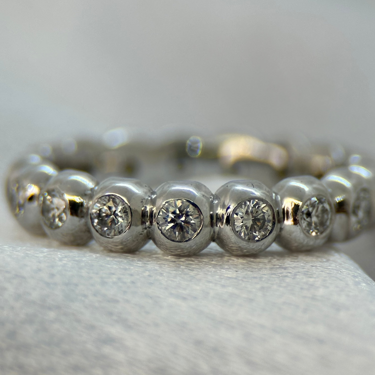 18K Alliansring med diamanter 0,85 ct