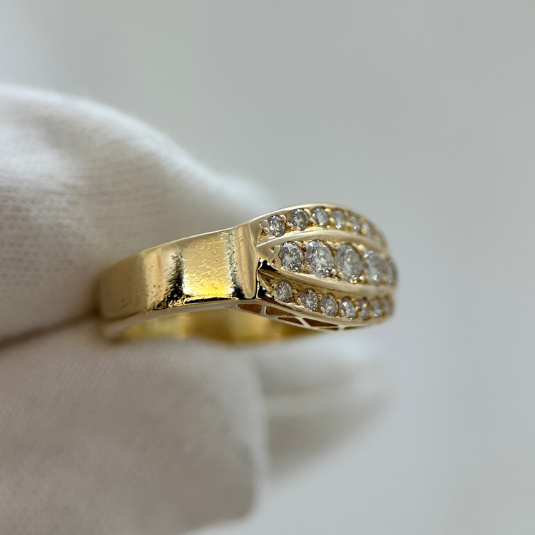 18K Diamantring navetteformad, 0.80ct