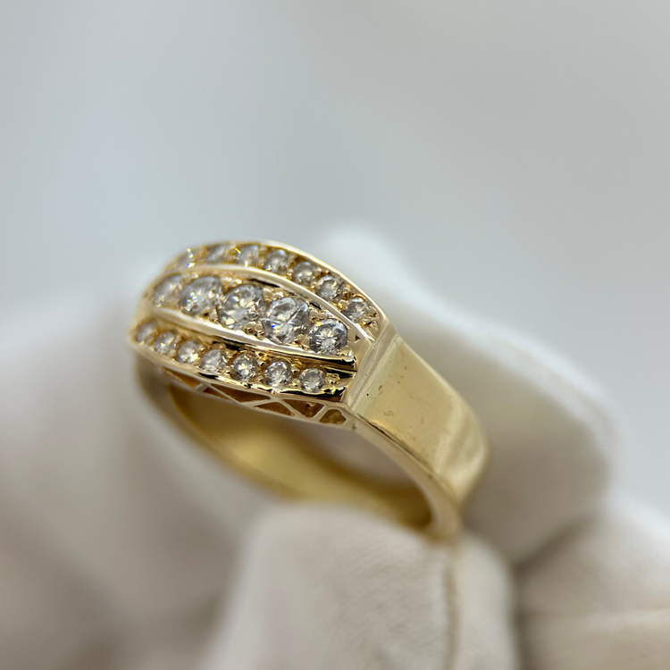 18K Diamantring navetteformad, 0.80ct