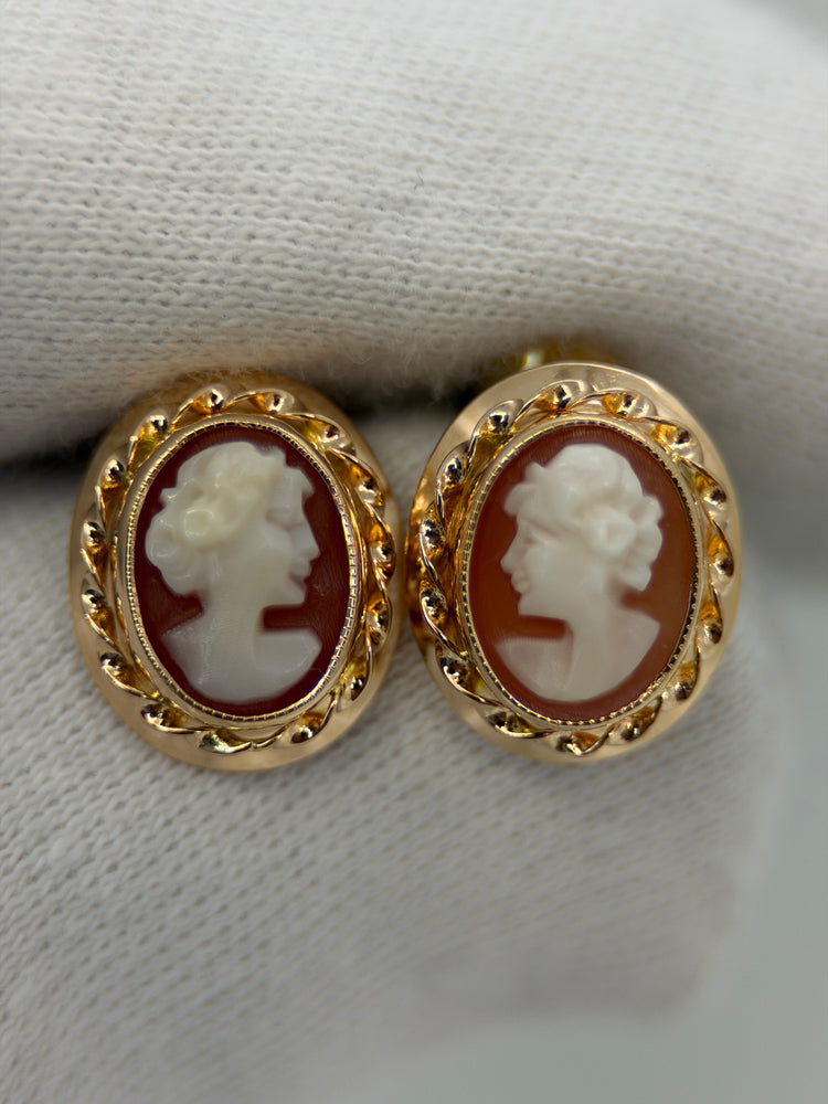 18K Skalcamé set – Hänge & örhängen, damporträtt