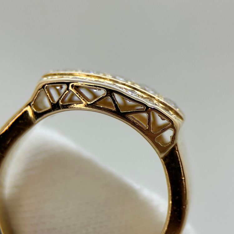 18K Diamantring navetteformad, 0.80ct