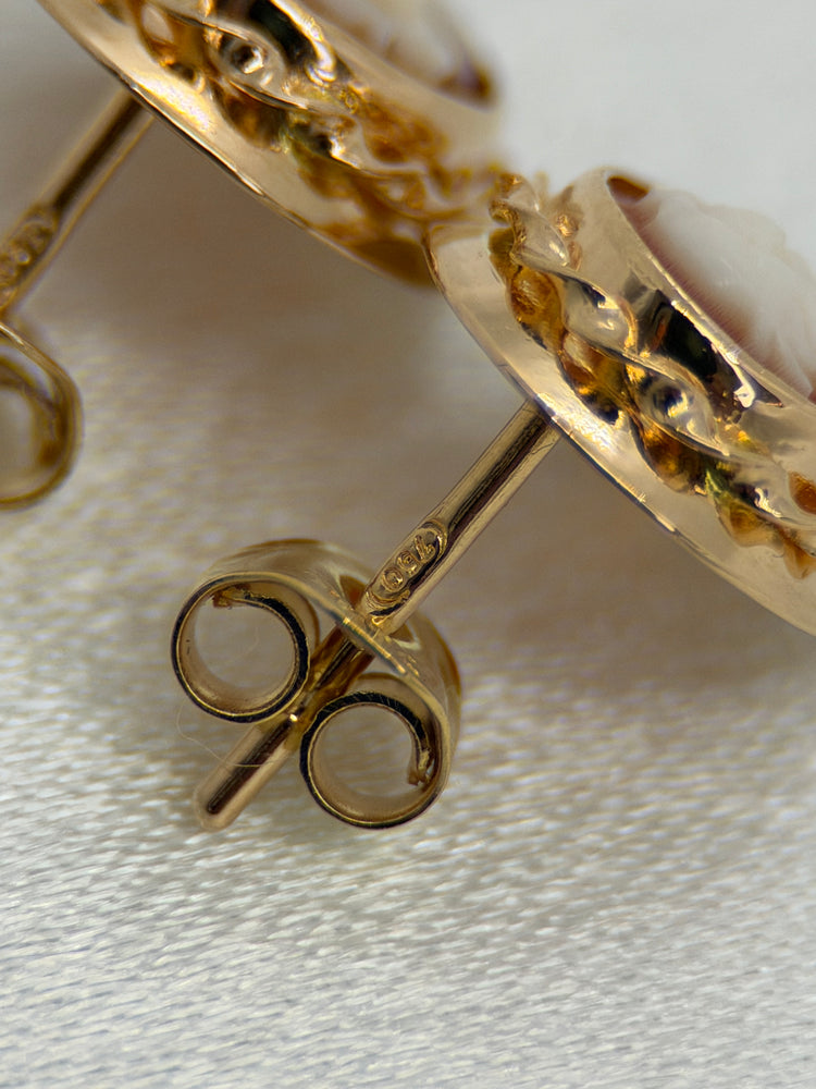 18K Skalcamé set – Hänge & örhängen, damporträtt